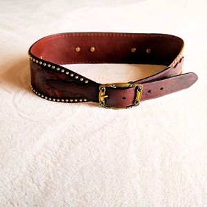 Wide  lether belt